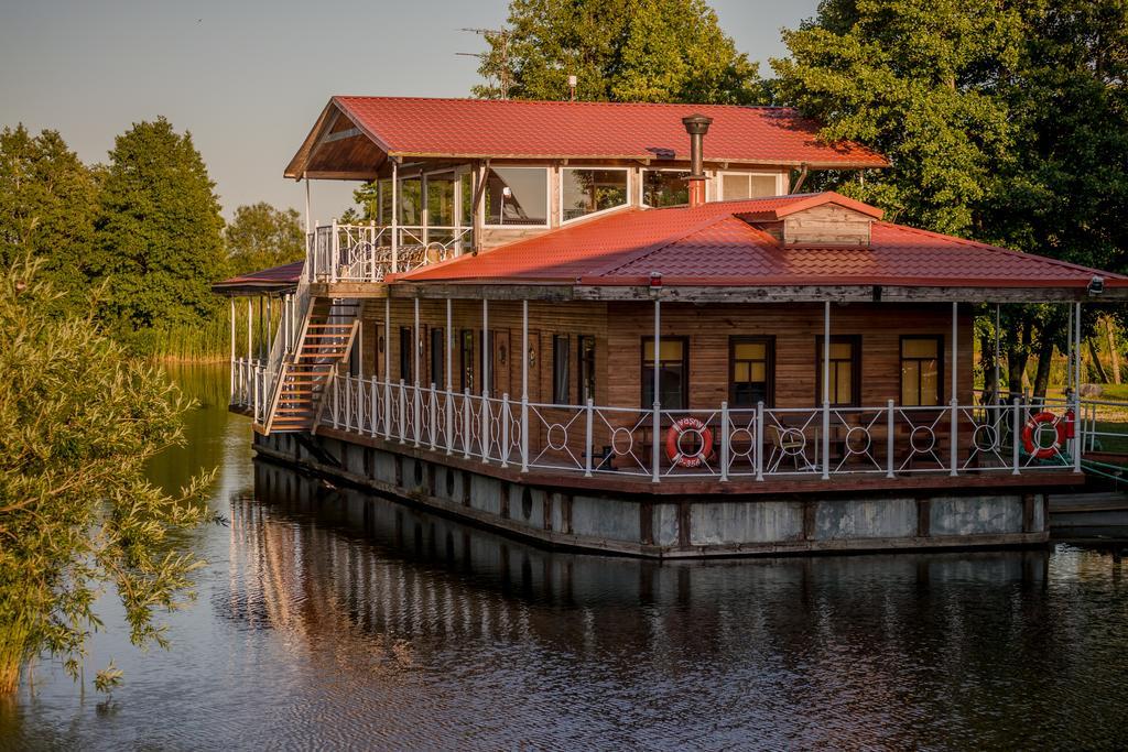 Melynojo Karpio Barza Hotel Kinty Buitenkant foto